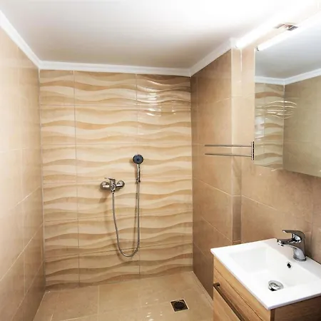 Peaceful Renovated Apartment Near Lycabettus Hill Atenas Exterior foto