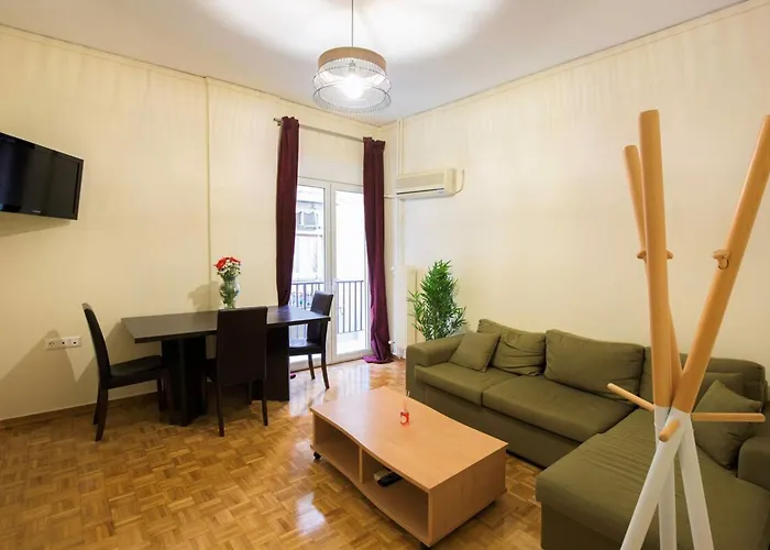 Peaceful Renovated Apartment Near Lycabettus Hill